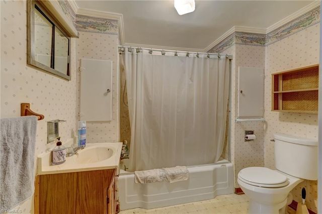 911 Wolf Island Road, Reidsville, NC 27320