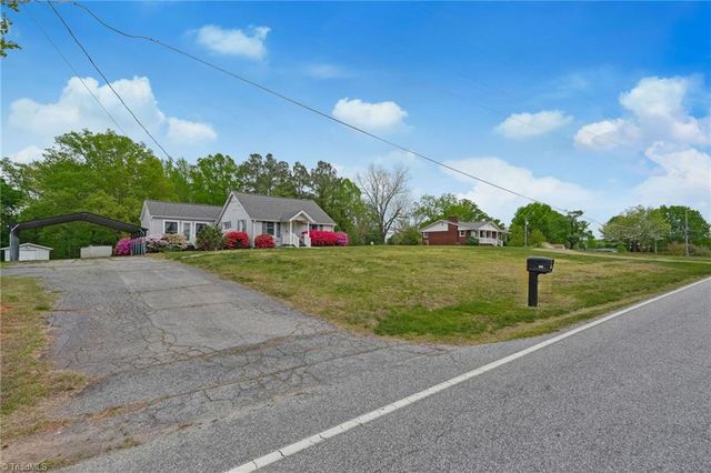 911 Wolf Island Road, Reidsville, NC 27320