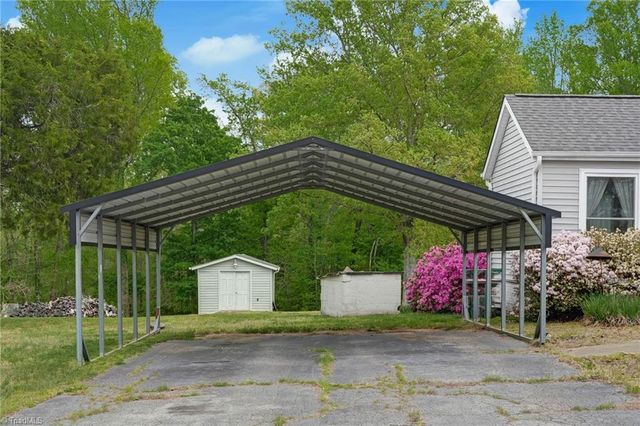 911 Wolf Island Road, Reidsville, NC 27320