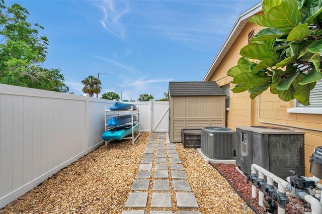 4815 PLANTATION DRIVE, Tampa, FL 33615