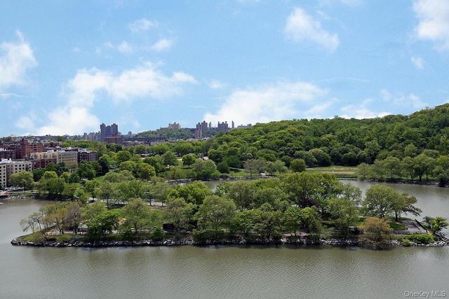 2400 Johnson Avenue 12F, Bronx, NY 10463