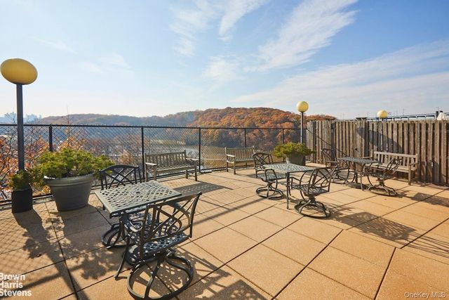 2400 Johnson Avenue 12F, Bronx, NY 10463