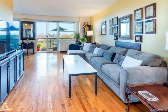 2400 Johnson Avenue 12F, Bronx, NY 10463