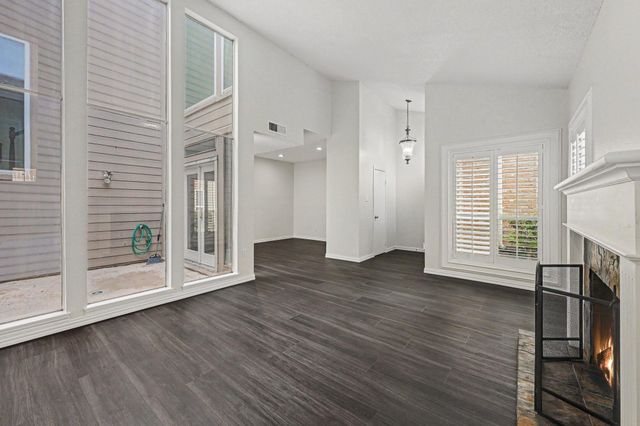 5913 Woodway Place Court, Houston, TX 77057