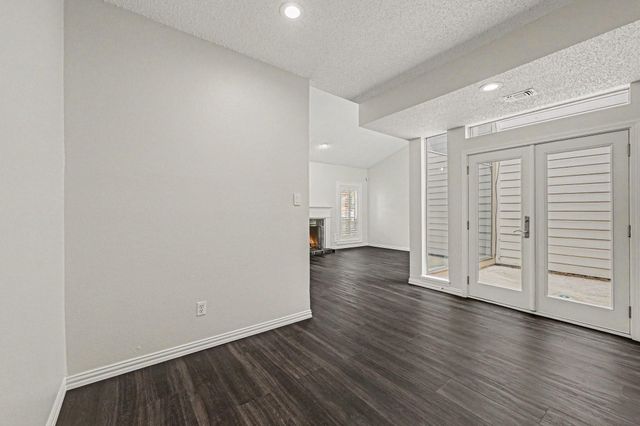 5913 Woodway Place Court, Houston, TX 77057