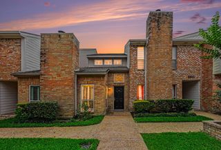 5913 Woodway Place Court, Houston, TX 77057