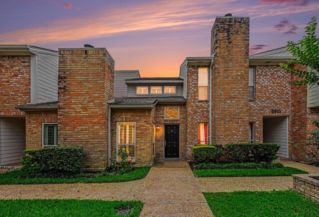 5913 Woodway Place Court, Houston, TX 77057