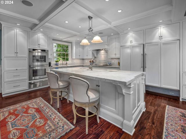 1934 Sw HIGHLAND Rd, Portland, OR 97221
