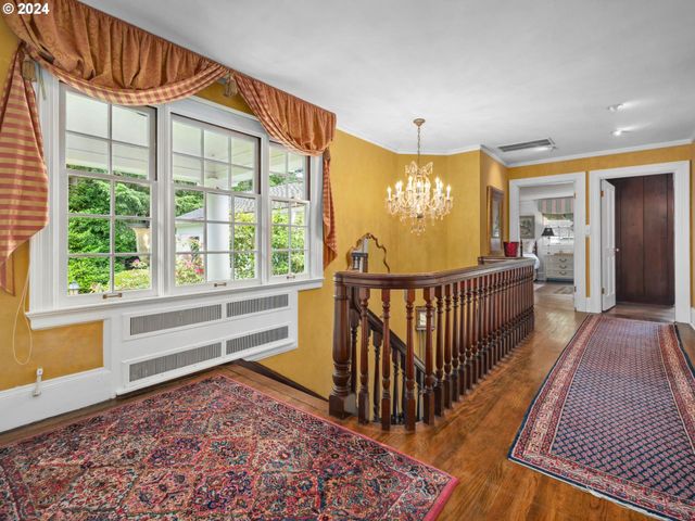 1934 Sw HIGHLAND Rd, Portland, OR 97221