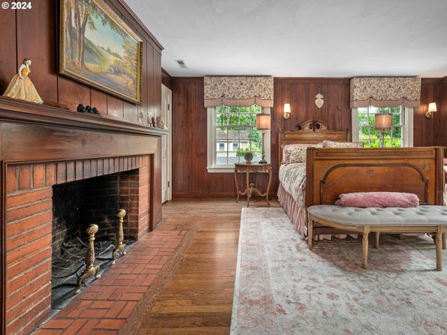 1934 Sw HIGHLAND Rd, Portland, OR 97221