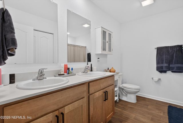 4276 QUAKING Street, Jacksonville, FL 32218