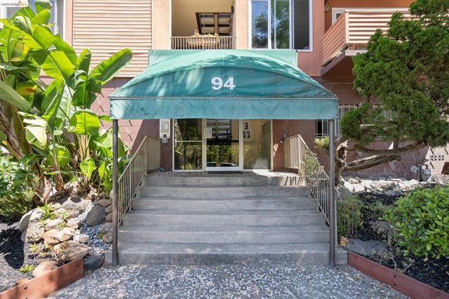 94 Bayo Vista Ave 204, Oakland, CA 94611