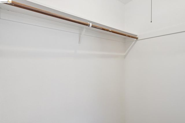 94 Bayo Vista Ave 204, Oakland, CA 94611