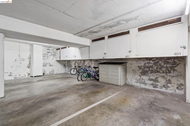 94 Bayo Vista Ave 204, Oakland, CA 94611