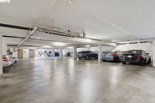 94 Bayo Vista Ave 204, Oakland, CA 94611