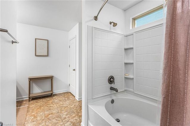 110 Tannin Way, Lexington, NC 27295