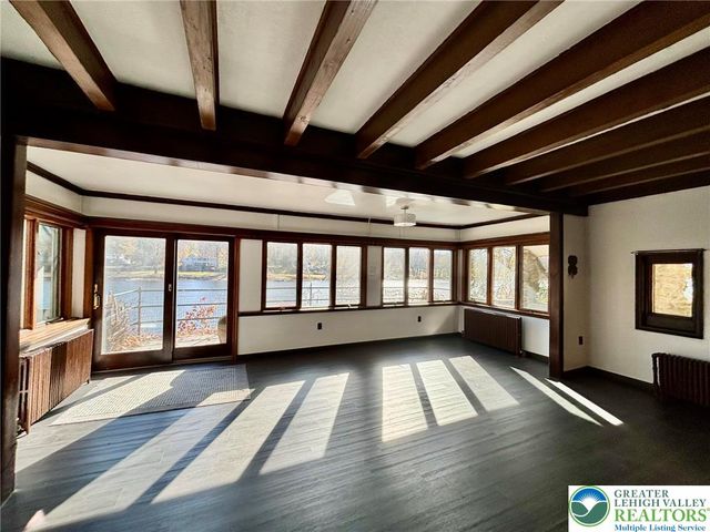 5449 De Pues Road, Lower Mt Bethel Twp, PA 18013