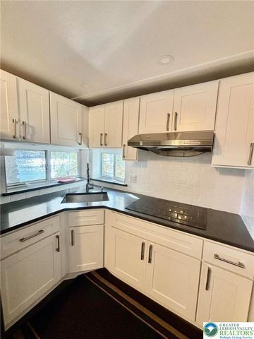 5449 De Pues Road, Lower Mt Bethel Twp, PA 18013