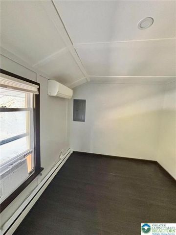 5449 De Pues Road, Lower Mt Bethel Twp, PA 18013