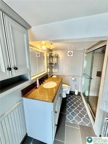 5449 De Pues Road, Lower Mt Bethel Twp, PA 18013