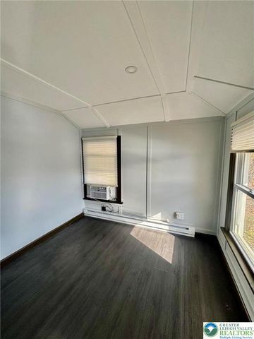 5449 De Pues Road, Lower Mt Bethel Twp, PA 18013