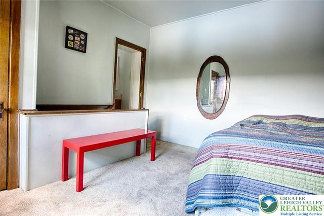 5449 De Pues Road, Lower Mt Bethel Twp, PA 18013