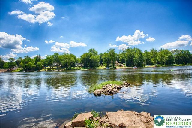 5449 De Pues Road, Lower Mt Bethel Twp, PA 18013