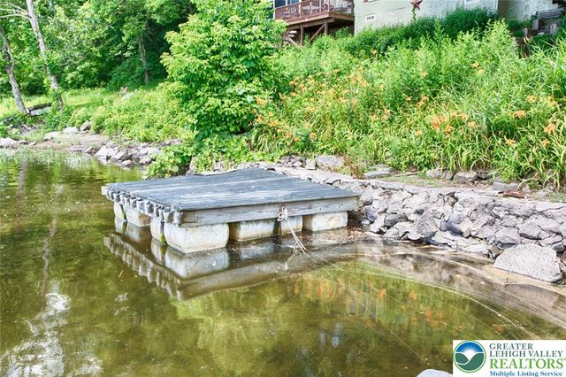 5449 De Pues Road, Lower Mt Bethel Twp, PA 18013