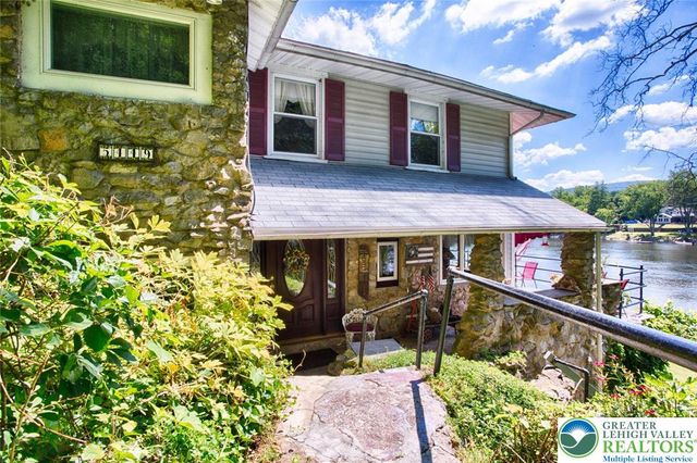 5449 De Pues Road, Lower Mt Bethel Twp, PA 18013