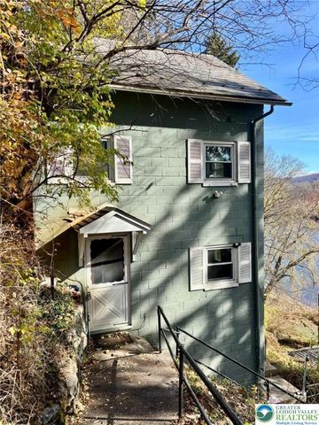 5449 De Pues Road, Lower Mt Bethel Twp, PA 18013