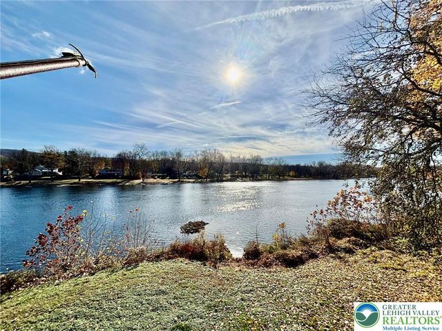 5449 De Pues Road, Lower Mt Bethel Twp, PA 18013