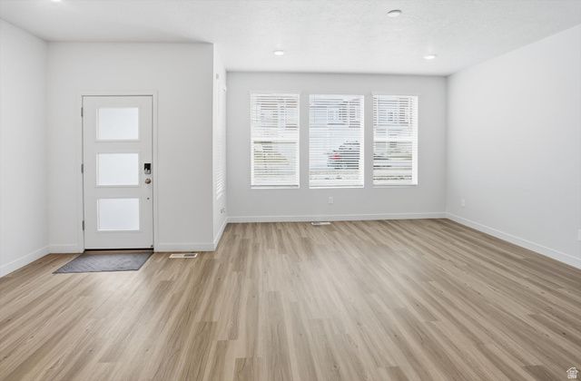 2014 N CHIANTI ST, Saratoga Springs, UT 84045