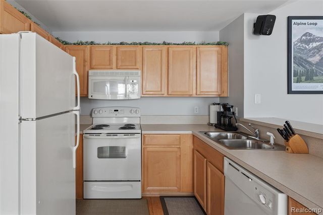 30210 Chesapeake Circle 360, Commerce Twp, MI 48390