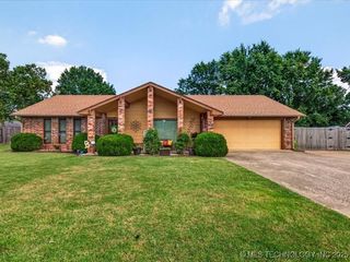 608 S Barclay, Dewey, OK 74029