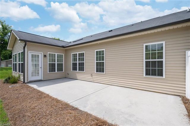 6294 Langdon Village Court, Clemmons, NC 27012