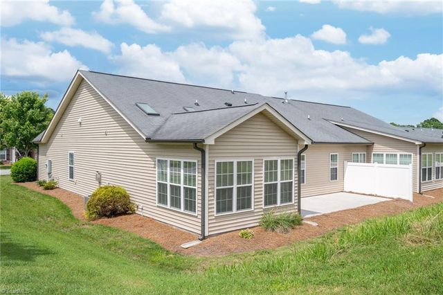 6294 Langdon Village Court, Clemmons, NC 27012