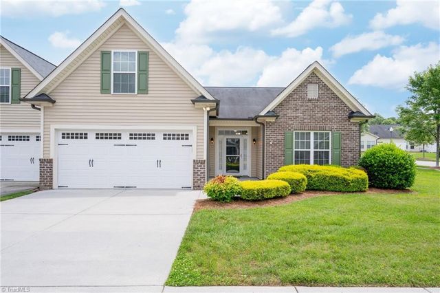 6294 Langdon Village Court, Clemmons, NC 27012