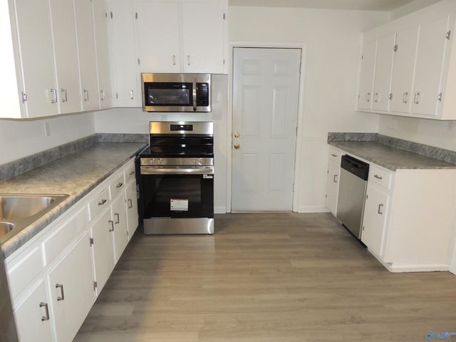 1406 20th Avenue SE, Decatur, AL 35601