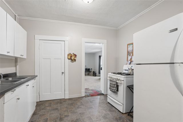 1747 Capitol Avenue, Des Moines, IA 50316