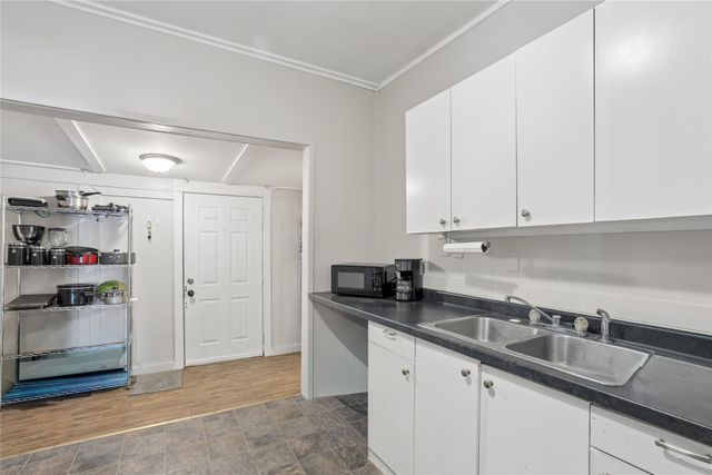 1747 Capitol Avenue, Des Moines, IA 50316