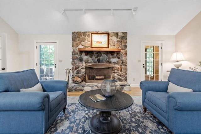 123 Oak Knoll Rd., Carlisle, MA 01741