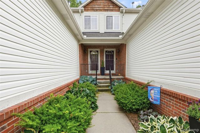 3293 Baldwin Woods Drive, Lake Orion, MI 48359