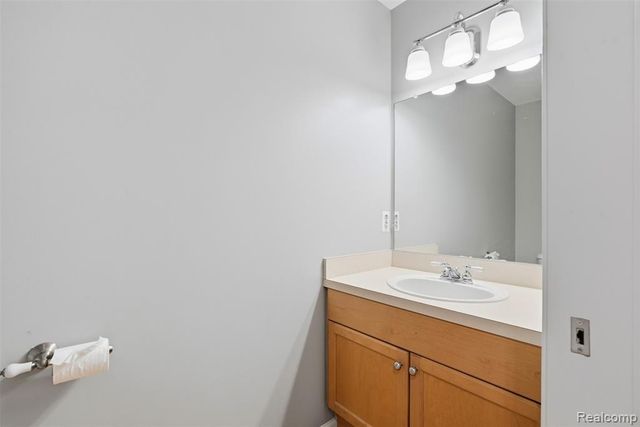 3293 Baldwin Woods Drive, Lake Orion, MI 48359