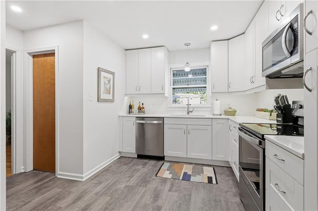 5302 Flint Street, Shawnee, KS 66203