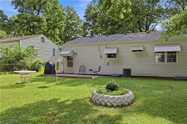 5302 Flint Street, Shawnee, KS 66203