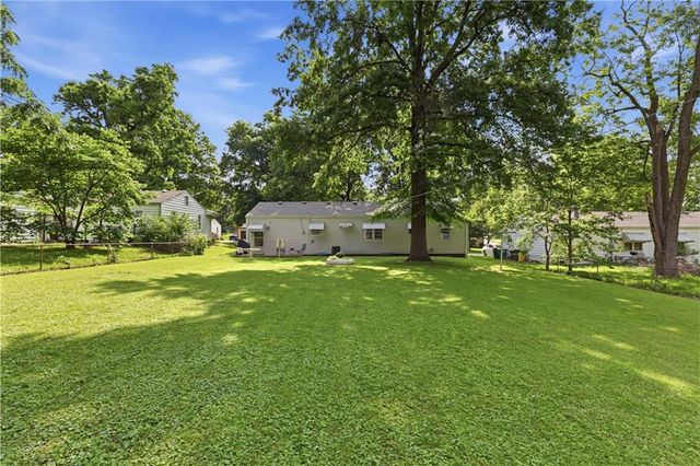 5302 Flint Street, Shawnee, KS 66203
