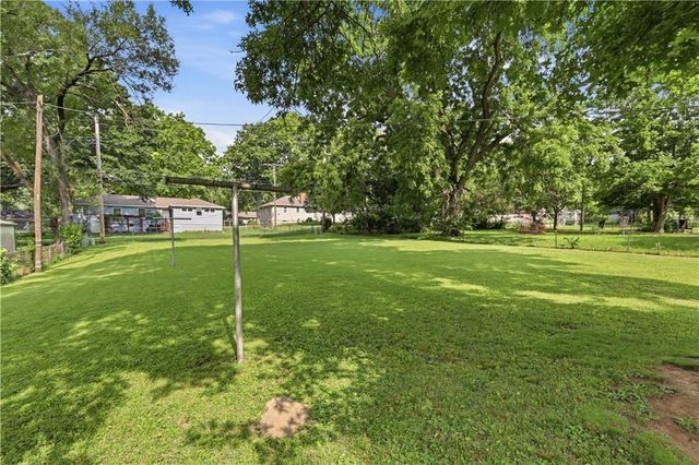 5302 Flint Street, Shawnee, KS 66203