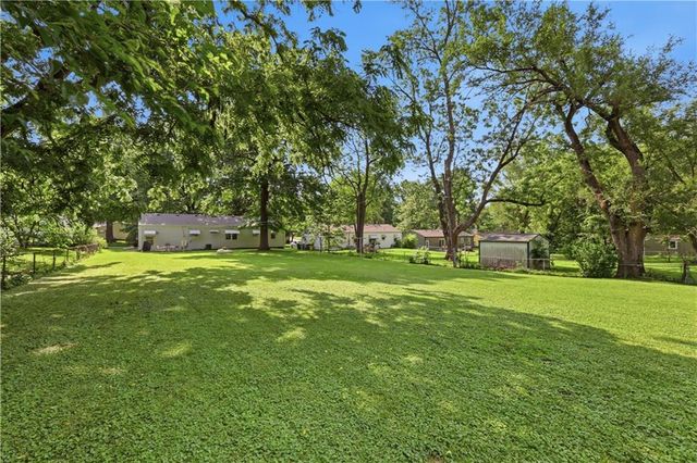 5302 Flint Street, Shawnee, KS 66203