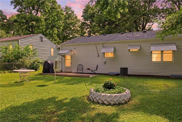 5302 Flint Street, Shawnee, KS 66203