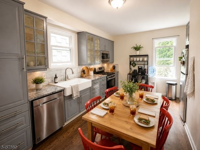 218 Arlington Ave, Jersey City, NJ 07305